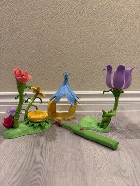 Disney Fairies Tinker Bell Take Flight Flower Playset Pixie Hut Playmates 2008